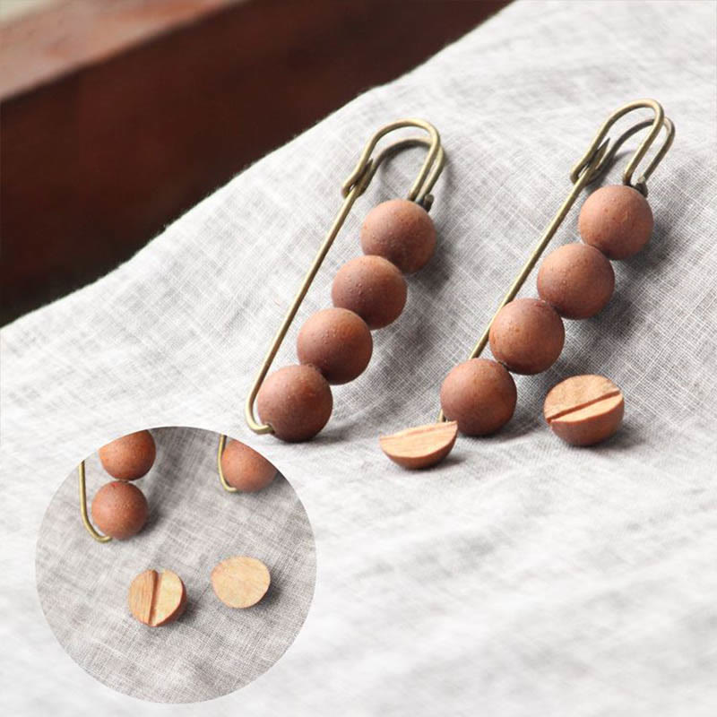 Wood Healing Brooch with Sandalwood Agathis Alba Beads