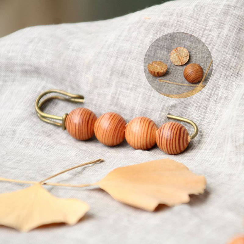 Wood Healing Brooch with Sandalwood Agathis Alba Beads