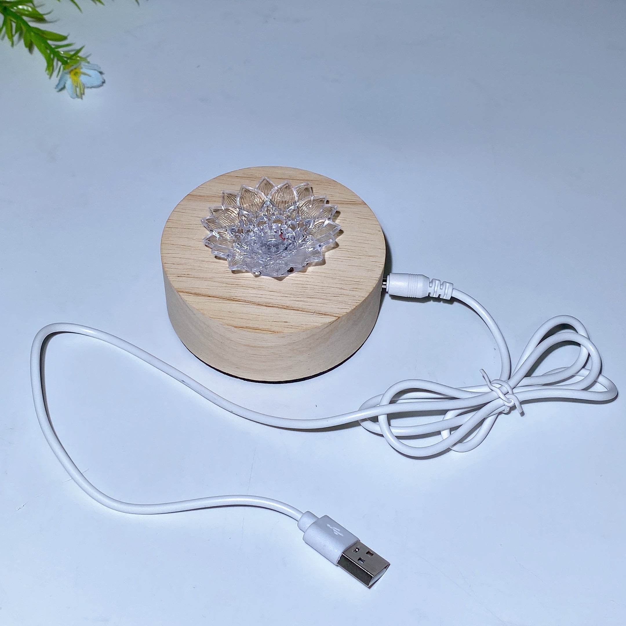 Wooden Lotus Crystal Lamp Stand 8cm for Healing Ambiance