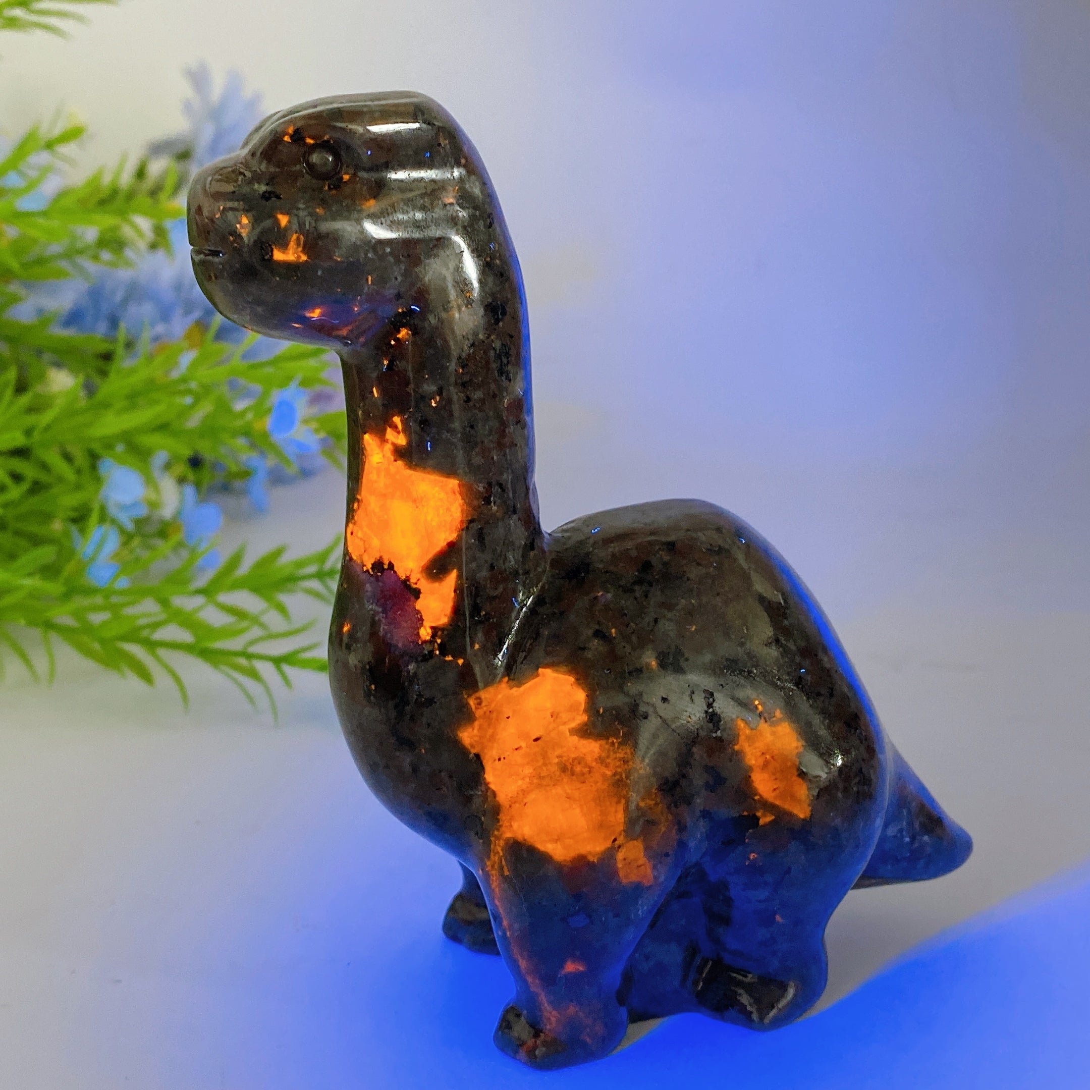Yooperlite 4.9-inch Dinosaur Crystal Figurine for Healing