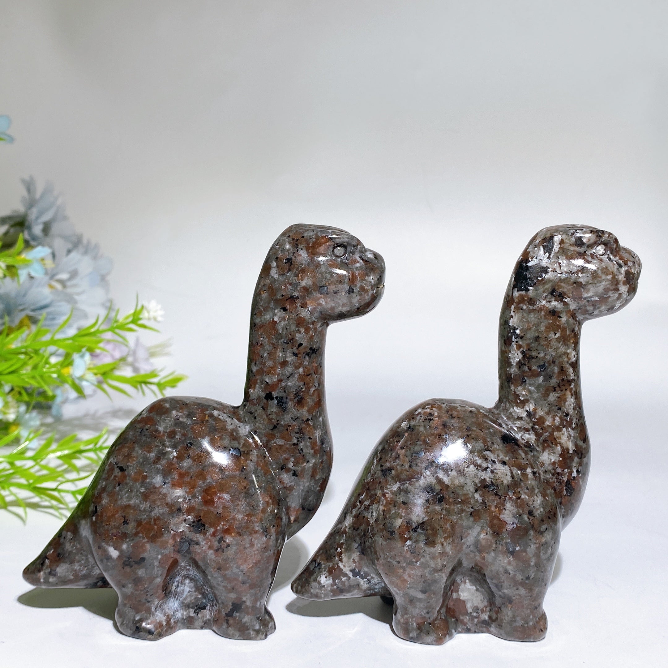 Yooperlite 4.9-inch Dinosaur Crystal Figurine for Healing