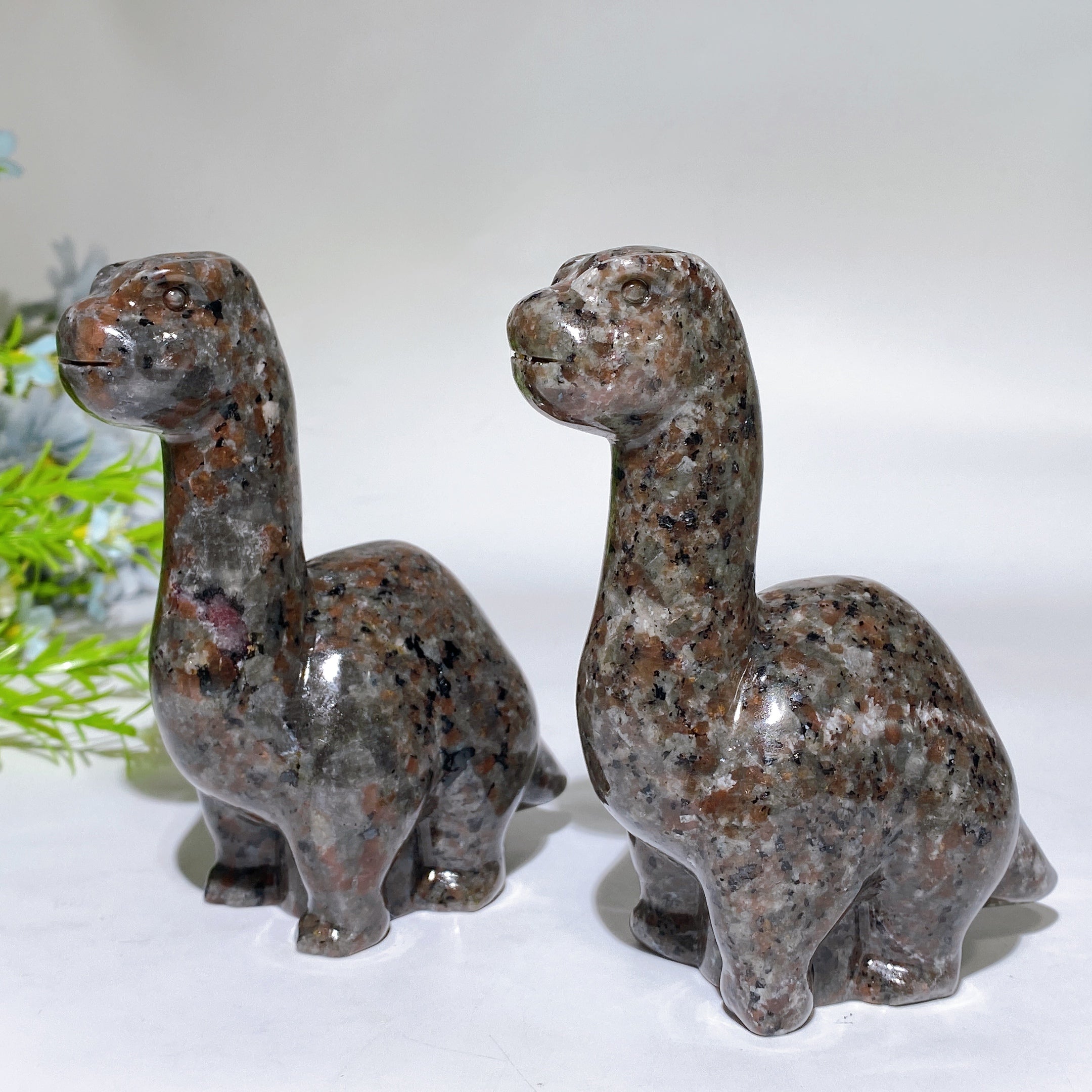 Yooperlite 4.9-inch Dinosaur Crystal Figurine for Healing